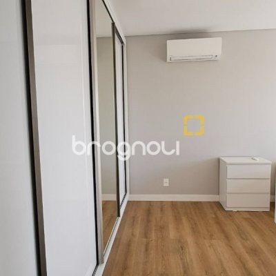 Apartamento com 126m², 3 quartos (sendo 3 suítes), 2 garagens, no bairro Estreito em Florianópolis