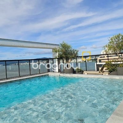 Apartamento com 126m², 3 quartos (sendo 3 suítes), 2 garagens, no bairro Estreito em Florianópolis