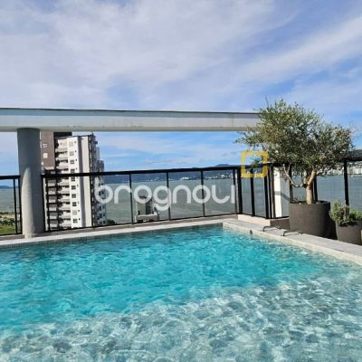 Apartamento com 126m², 3 quartos (sendo 3 suítes), 2 garagens, no bairro Estreito em Florianópolis