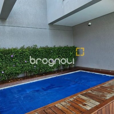 Apartamento com 126m², 3 quartos (sendo 3 suítes), 2 garagens, no bairro Estreito em Florianópolis