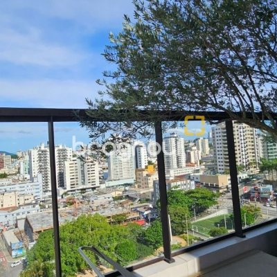 Apartamento com 126m², 3 quartos (sendo 3 suítes), 2 garagens, no bairro Estreito em Florianópolis