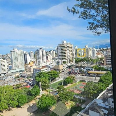 Apartamento com 126m², 3 quartos (sendo 3 suítes), 2 garagens, no bairro Estreito em Florianópolis
