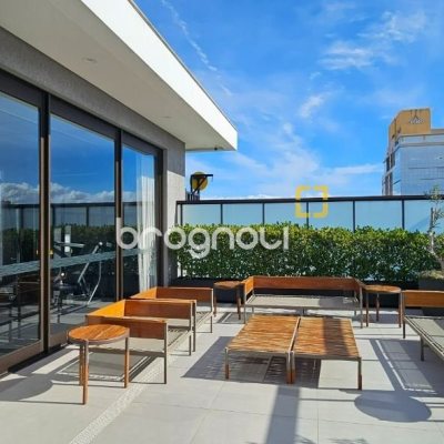 Apartamento com 126m², 3 quartos (sendo 3 suítes), 2 garagens, no bairro Estreito em Florianópolis