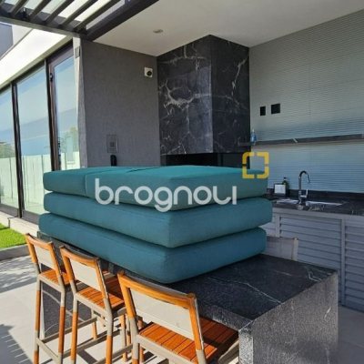 Apartamento com 126m², 3 quartos (sendo 3 suítes), 2 garagens, no bairro Estreito em Florianópolis