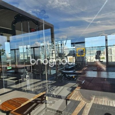 Apartamento com 126m², 3 quartos (sendo 3 suítes), 2 garagens, no bairro Estreito em Florianópolis