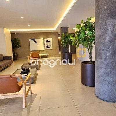 Apartamento com 126m², 3 quartos (sendo 3 suítes), 2 garagens, no bairro Estreito em Florianópolis