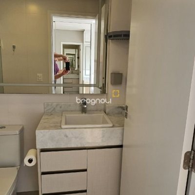 Apartamento com 126m², 3 quartos (sendo 3 suítes), 2 garagens, no bairro Estreito em Florianópolis