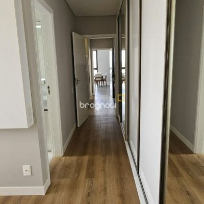 Apartamento com 126m², 3 quartos (sendo 3 suítes), 2 garagens, no bairro Estreito em Florianópolis