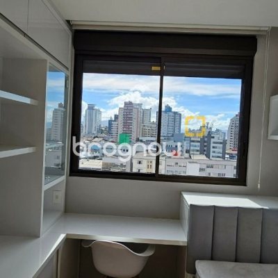 Apartamento com 126m², 3 quartos (sendo 3 suítes), 2 garagens, no bairro Estreito em Florianópolis