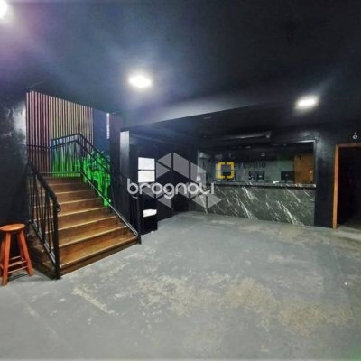 Galpão com 700m², no bairro Estreito em Florianópolis