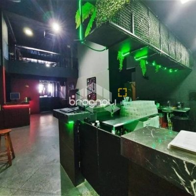 Galpão com 700m², no bairro Estreito em Florianópolis