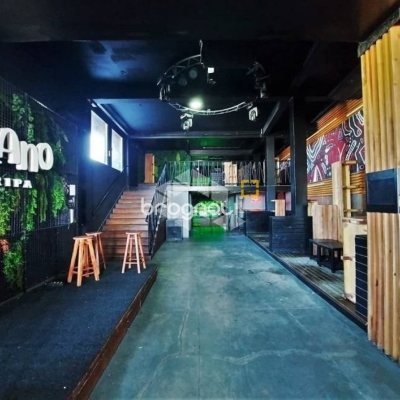 Galpão com 700m², no bairro Estreito em Florianópolis
