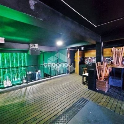 Galpão com 700m², no bairro Estreito em Florianópolis