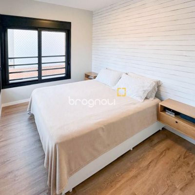 Casa de Condomínio com 239m², 3 quartos (sendo 1 suíte), 2 garagens, no bairro Campeche em Florianópolis