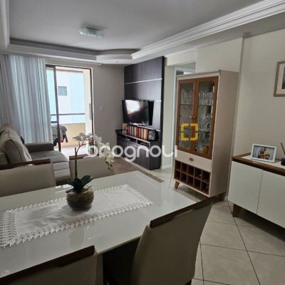 Apartamento com 70m², 2 quartos (sendo 1 suíte), 1 garagem, no bairro Campinas em São José