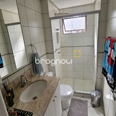 Apartamento com 70m², 2 quartos (sendo 1 suíte), 1 garagem, no bairro Campinas em São José