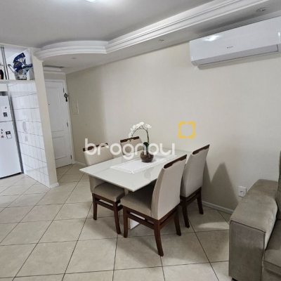 Apartamento com 70m², 2 quartos (sendo 1 suíte), 1 garagem, no bairro Campinas em São José