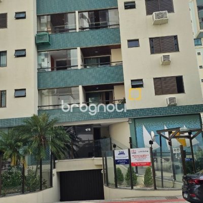 Apartamento com 70m², 2 quartos (sendo 1 suíte), 1 garagem, no bairro Campinas em São José