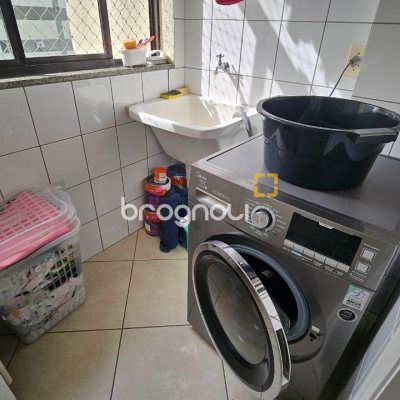 Apartamento com 70m², 2 quartos (sendo 1 suíte), 1 garagem, no bairro Campinas em São José