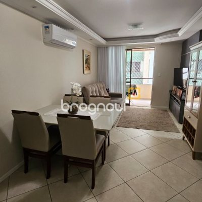 Apartamento com 70m², 2 quartos (sendo 1 suíte), 1 garagem, no bairro Campinas em São José