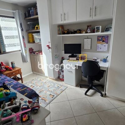 Apartamento com 70m², 2 quartos (sendo 1 suíte), 1 garagem, no bairro Campinas em São José