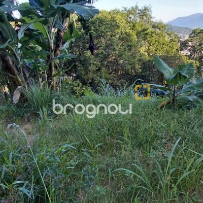 Terreno com 360m², no bairro Bela Vista em São José
