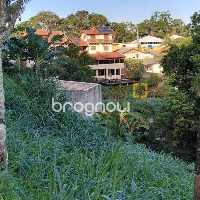 Terreno com 360m², no bairro Bela Vista em São José