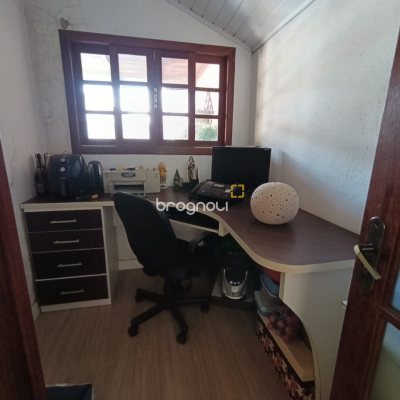 Casa com 90m², 3 quartos (sendo 1 suíte), 2 garagens, no bairro Universitário em Biguaçu