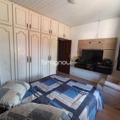 Casa com 90m², 3 quartos (sendo 1 suíte), 2 garagens, no bairro Universitário em Biguaçu