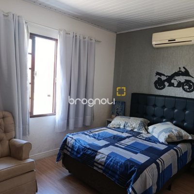 Casa com 90m², 3 quartos (sendo 1 suíte), 2 garagens, no bairro Universitário em Biguaçu