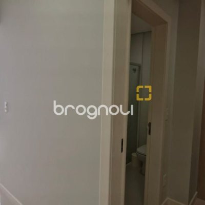 Apartamento com 165m², 3 quartos (sendo 3 suítes), 2 garagens, no bairro Santinho em Florianópolis
