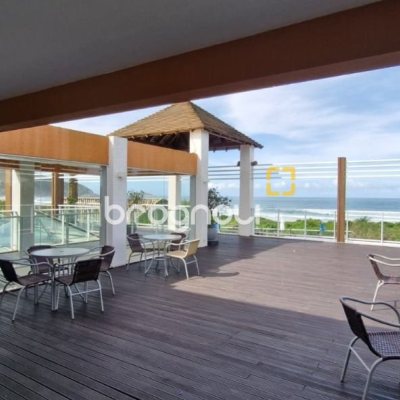 Apartamento com 165m², 3 quartos (sendo 3 suítes), 2 garagens, no bairro Santinho em Florianópolis