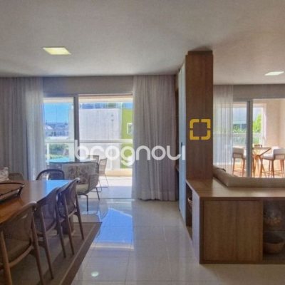 Apartamento com 165m², 3 quartos (sendo 3 suítes), 2 garagens, no bairro Santinho em Florianópolis