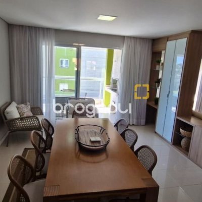 Apartamento com 165m², 3 quartos (sendo 3 suítes), 2 garagens, no bairro Santinho em Florianópolis
