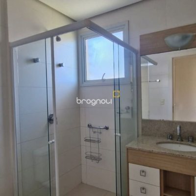 Apartamento com 165m², 3 quartos (sendo 3 suítes), 2 garagens, no bairro Santinho em Florianópolis