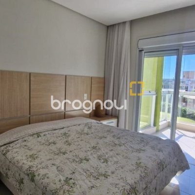 Apartamento com 165m², 3 quartos (sendo 3 suítes), 2 garagens, no bairro Santinho em Florianópolis