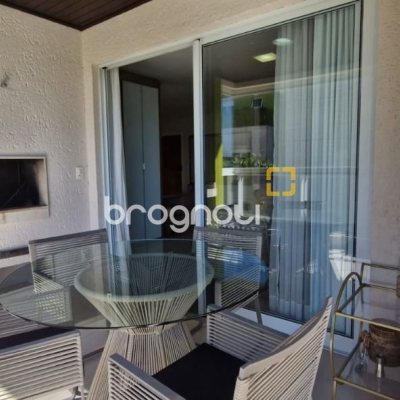 Apartamento com 165m², 3 quartos (sendo 3 suítes), 2 garagens, no bairro Santinho em Florianópolis