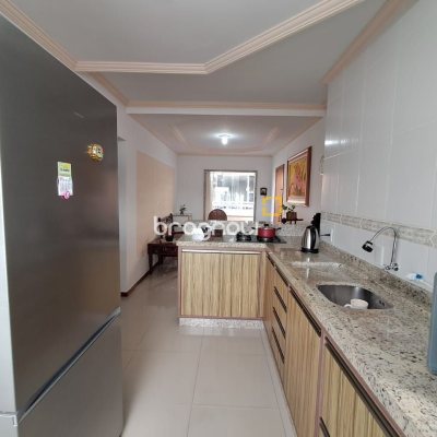 Apartamento com 50m², 2 quartos (sendo 1 suíte), 1 garagem, no bairro Ingleses em Florianópolis