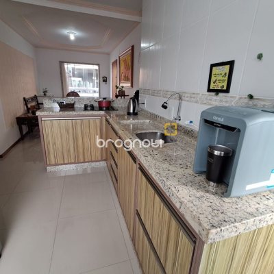 Apartamento com 50m², 2 quartos (sendo 1 suíte), 1 garagem, no bairro Ingleses em Florianópolis