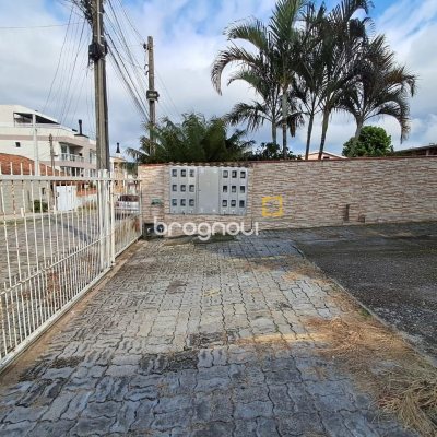 Apartamento com 50m², 2 quartos (sendo 1 suíte), 1 garagem, no bairro Ingleses em Florianópolis