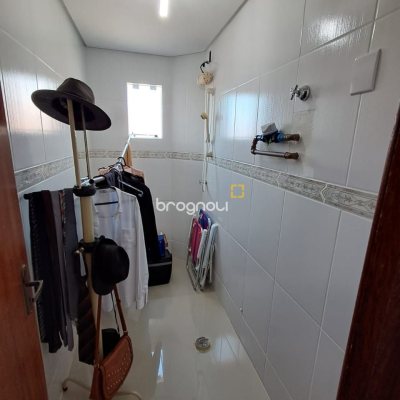 Apartamento com 50m², 2 quartos (sendo 1 suíte), 1 garagem, no bairro Ingleses em Florianópolis