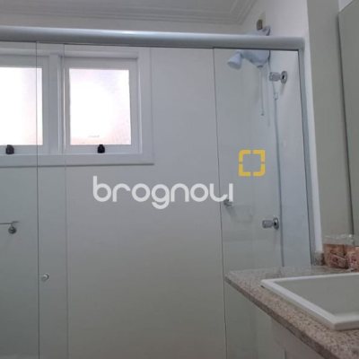 Apartamento com 83m², 2 quartos (sendo 2 suítes), 1 garagem, no bairro Jurerê Internacional em Florianópolis