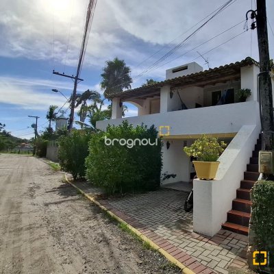 Casa com 412m², 6 quartos (sendo 6 suítes), 4 garagens, no bairro Ponta das Canas em Florianópolis