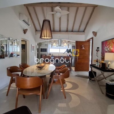 Casa com 412m², 6 quartos (sendo 6 suítes), 4 garagens, no bairro Ponta das Canas em Florianópolis