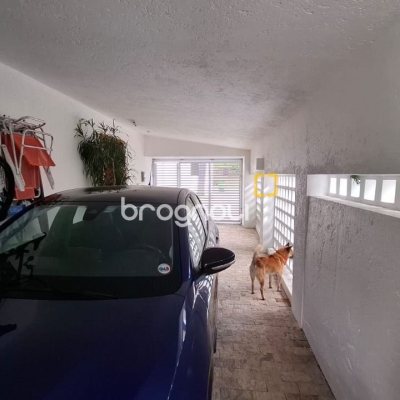 Casa com 412m², 6 quartos (sendo 6 suítes), 4 garagens, no bairro Ponta das Canas em Florianópolis
