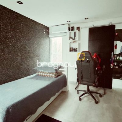 Casa com 412m², 6 quartos (sendo 6 suítes), 4 garagens, no bairro Ponta das Canas em Florianópolis