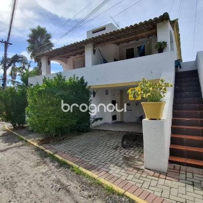 Casa com 412m², 6 quartos (sendo 6 suítes), 4 garagens, no bairro Ponta das Canas em Florianópolis