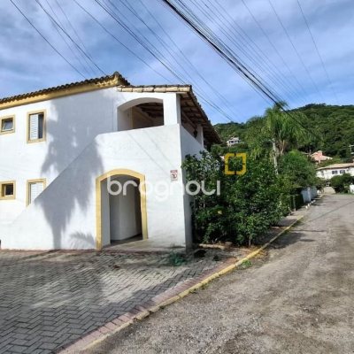 Casa com 412m², 6 quartos (sendo 6 suítes), 4 garagens, no bairro Ponta das Canas em Florianópolis