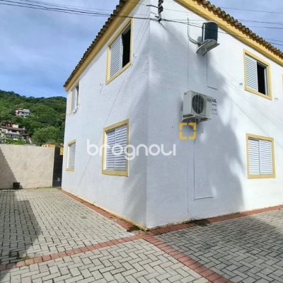 Casa com 412m², 6 quartos (sendo 6 suítes), 4 garagens, no bairro Ponta das Canas em Florianópolis