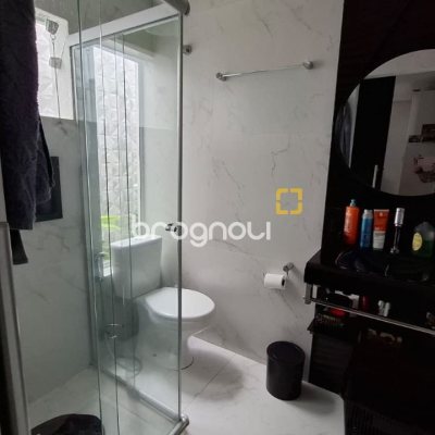 Casa com 412m², 6 quartos (sendo 6 suítes), 4 garagens, no bairro Ponta das Canas em Florianópolis